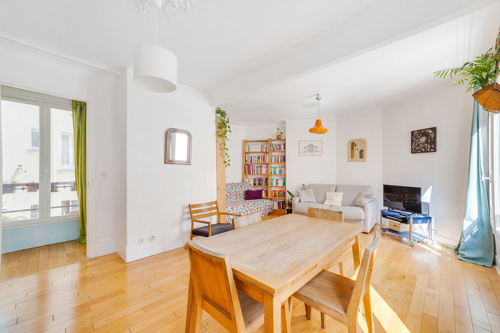 Paris 18th apartment – 3 room (s) 55 m2 3