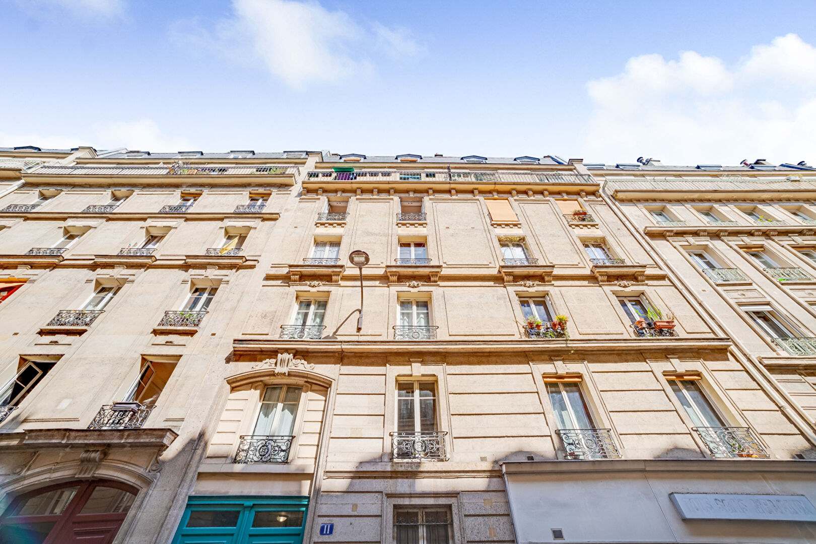 Paris 18th apartment – 3 room (s) 55 m2 9