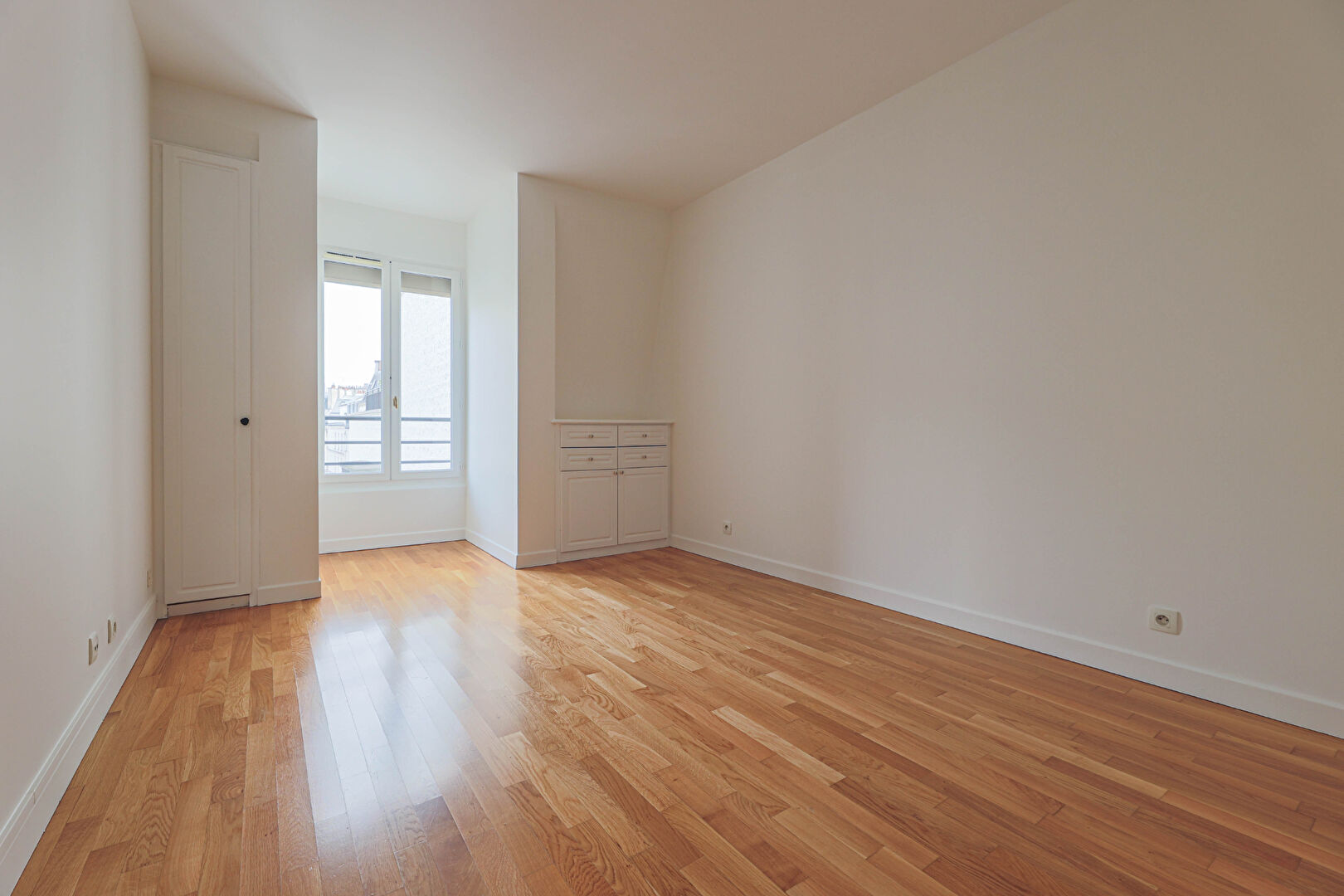 Paris apartment 4 room(s) 142 m2 11