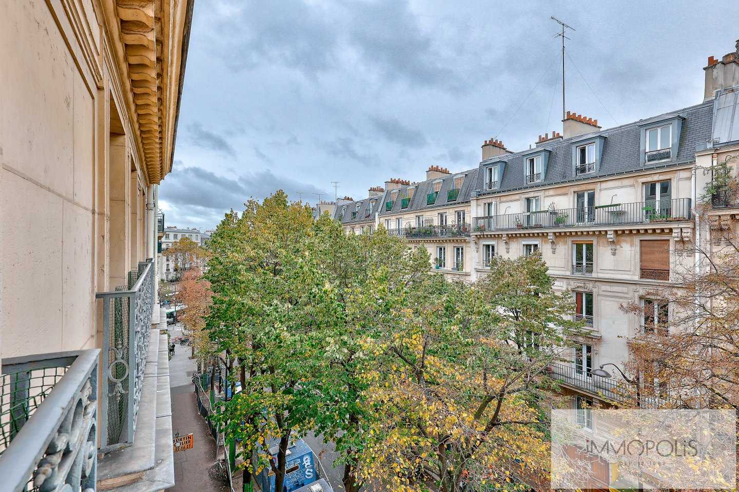 Rue Custine / Ramey 4/5 Pieces of 88.84m² Beautiful Classic 1