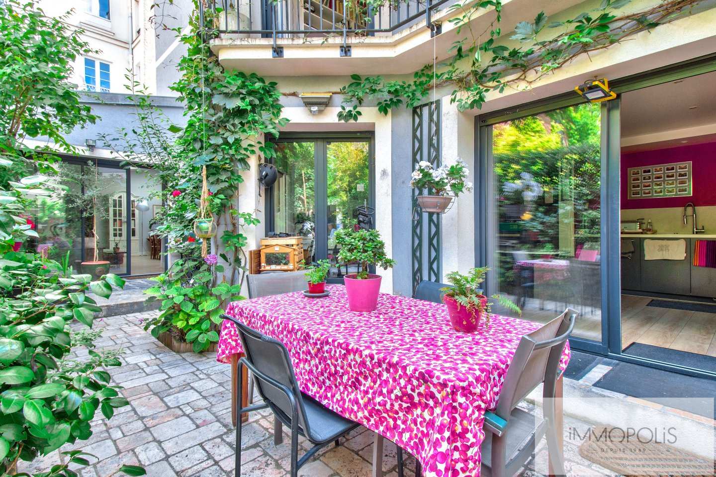 Maison avec jardin en plein coeur de Montmartre. 1