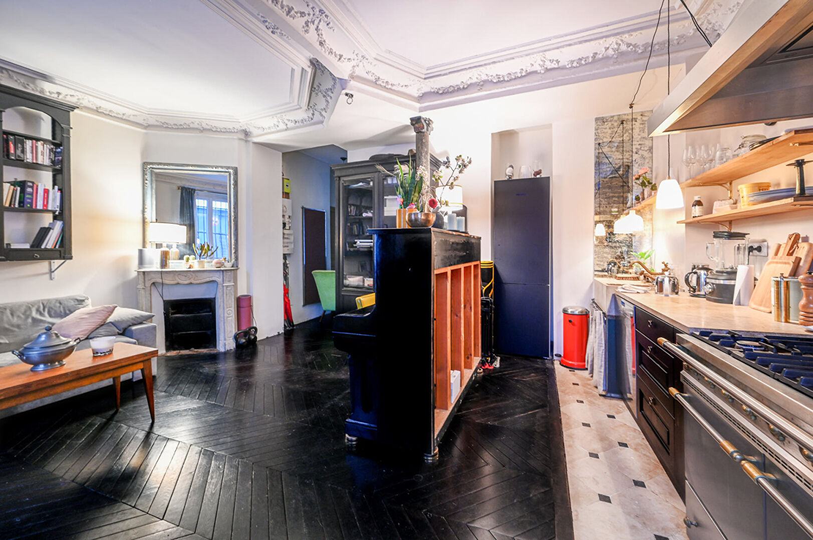 Beautiful two rooms of 45 m² refurbished! 4