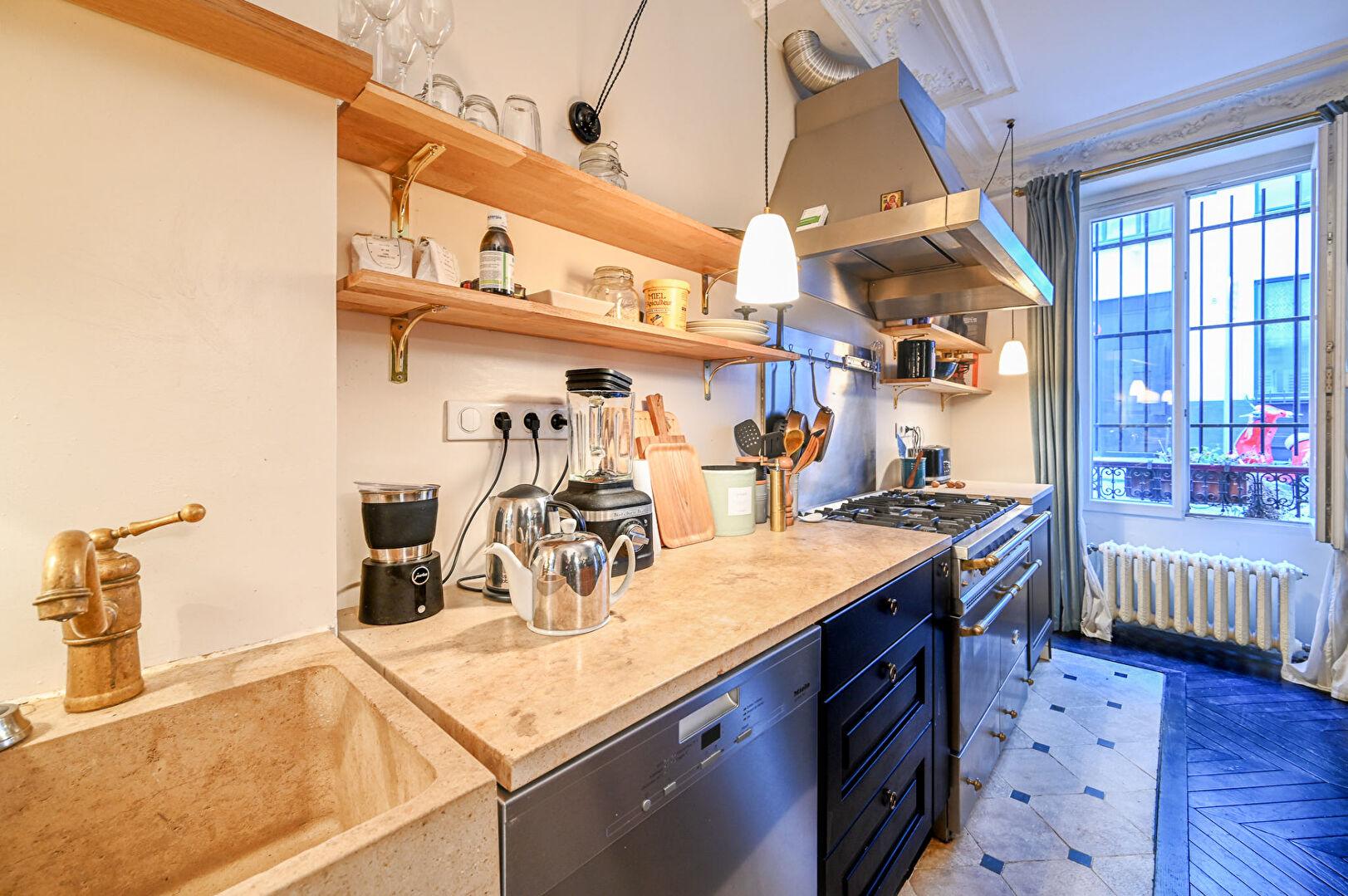 Beautiful two rooms of 45 m² refurbished! 5