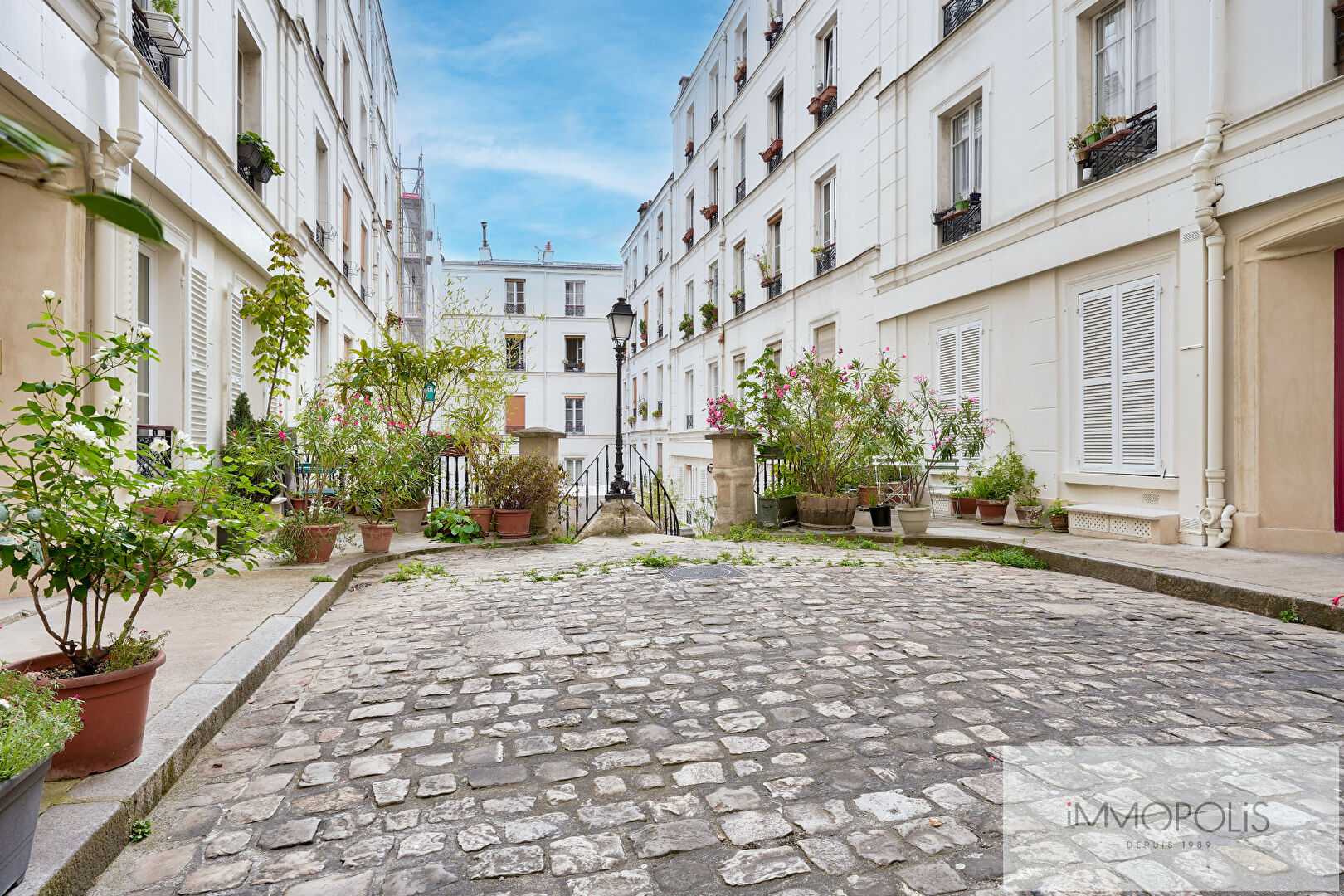 Beau 2 pièces situé dans un immeuble très recherché de Montmartre ! 1