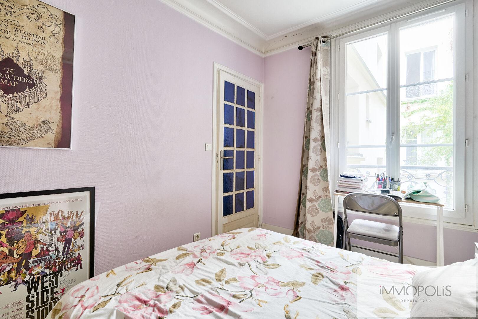 Beautiful 2 rooms located in a highly sought -after building in Montmartre! 5