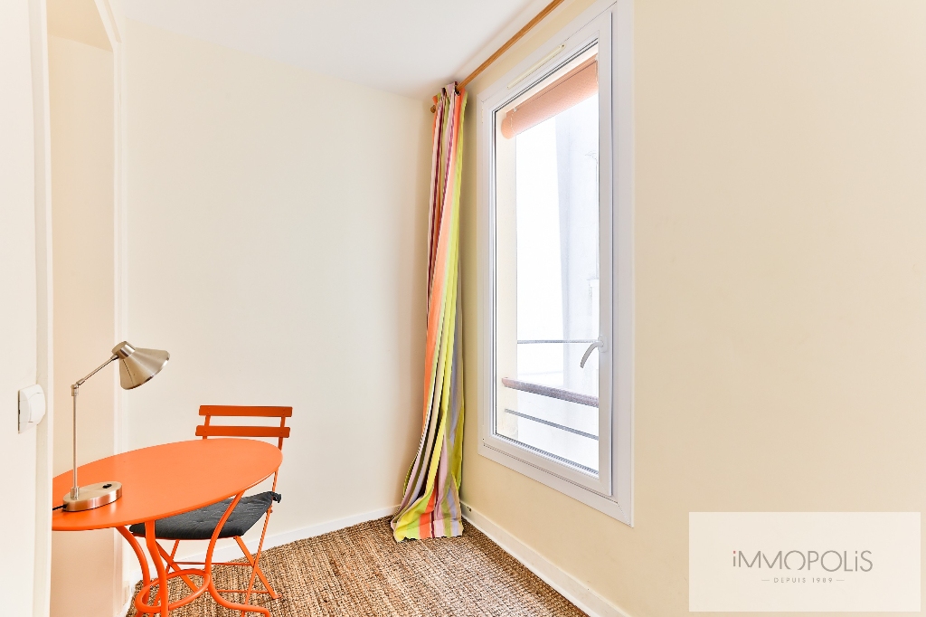 Abbesses / rue Germain Pilon Beau 3 rooms very light and quiet in excellent condition! 8