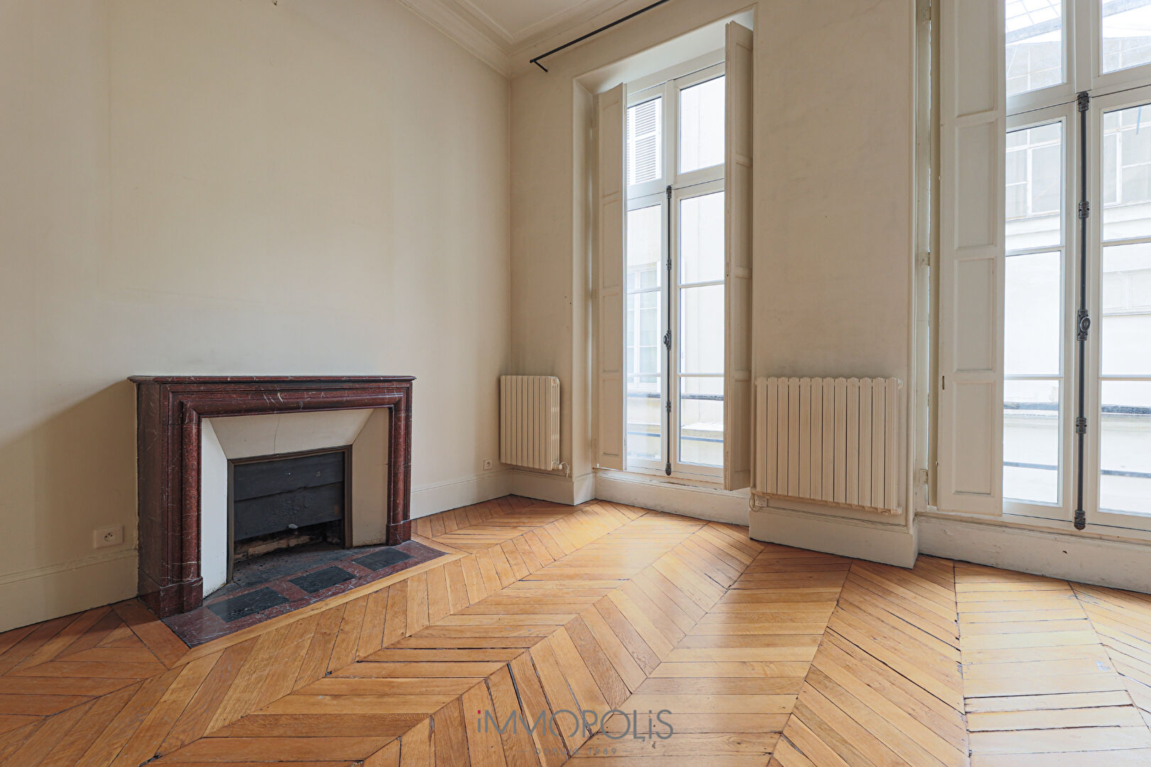 Paris 3 -piece apartment (s) 67 m2 3