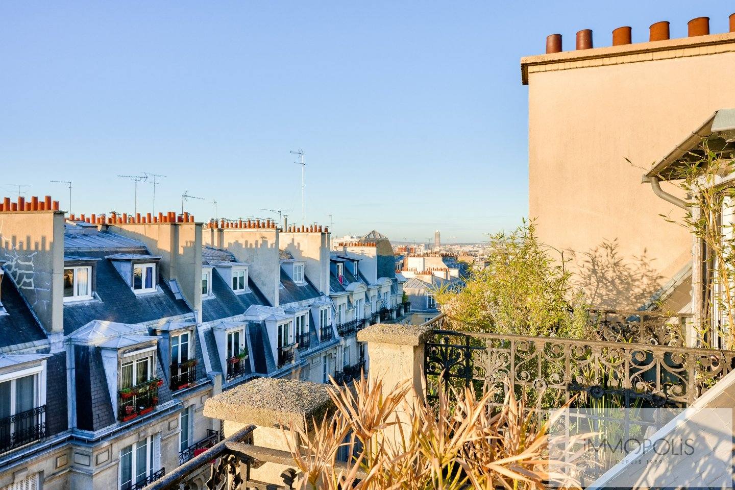 Charming studio with terraces, rue Lapeyrère Paris 18e. 1