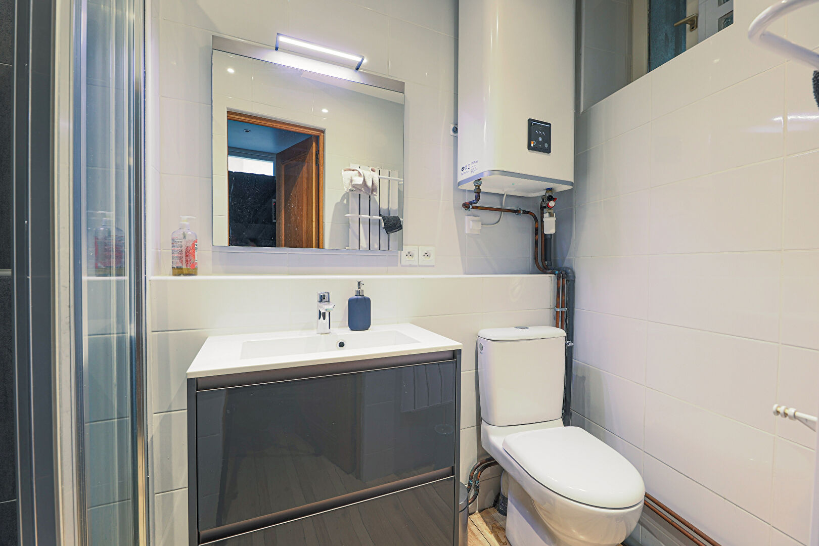 Beautiful studio in perfect condition located in the heart of the Abbesses! 8