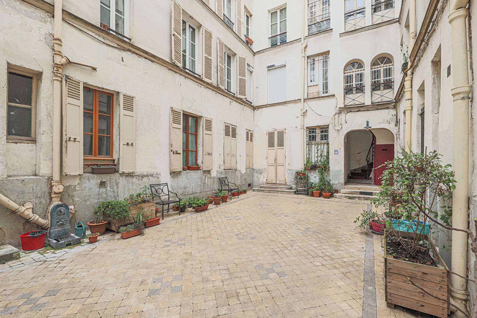Sacré-Coeur Rue Feutrier – Appartement Paris 2 pièces 1