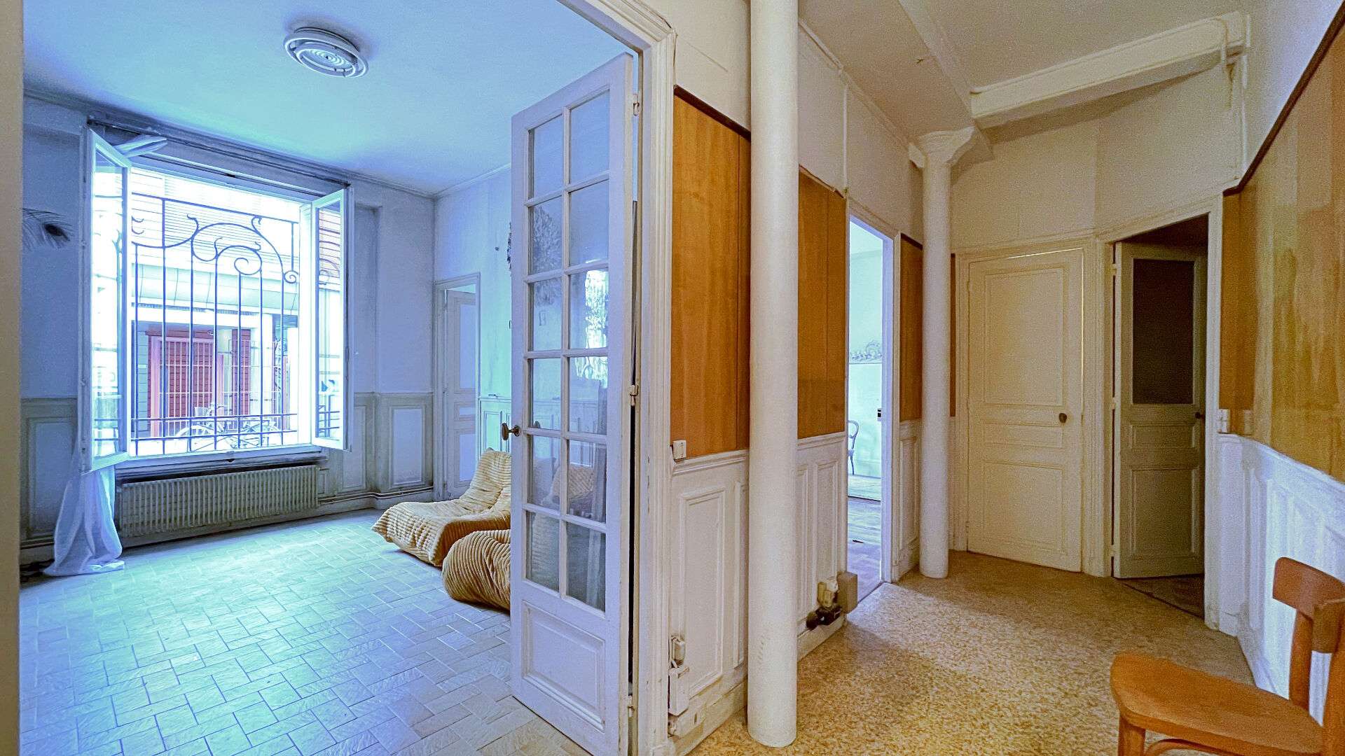 2 part (s) 44.53 m2 in the DRC with use other than home: ideal for office, for housing or for medical office 1
