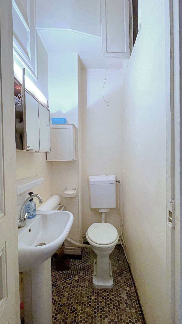 2 pièce(s) 44.53 m2 en RDC avec usage autre que habitation : idéal pour bureau, pour habitation ou pour cabinet médical 8