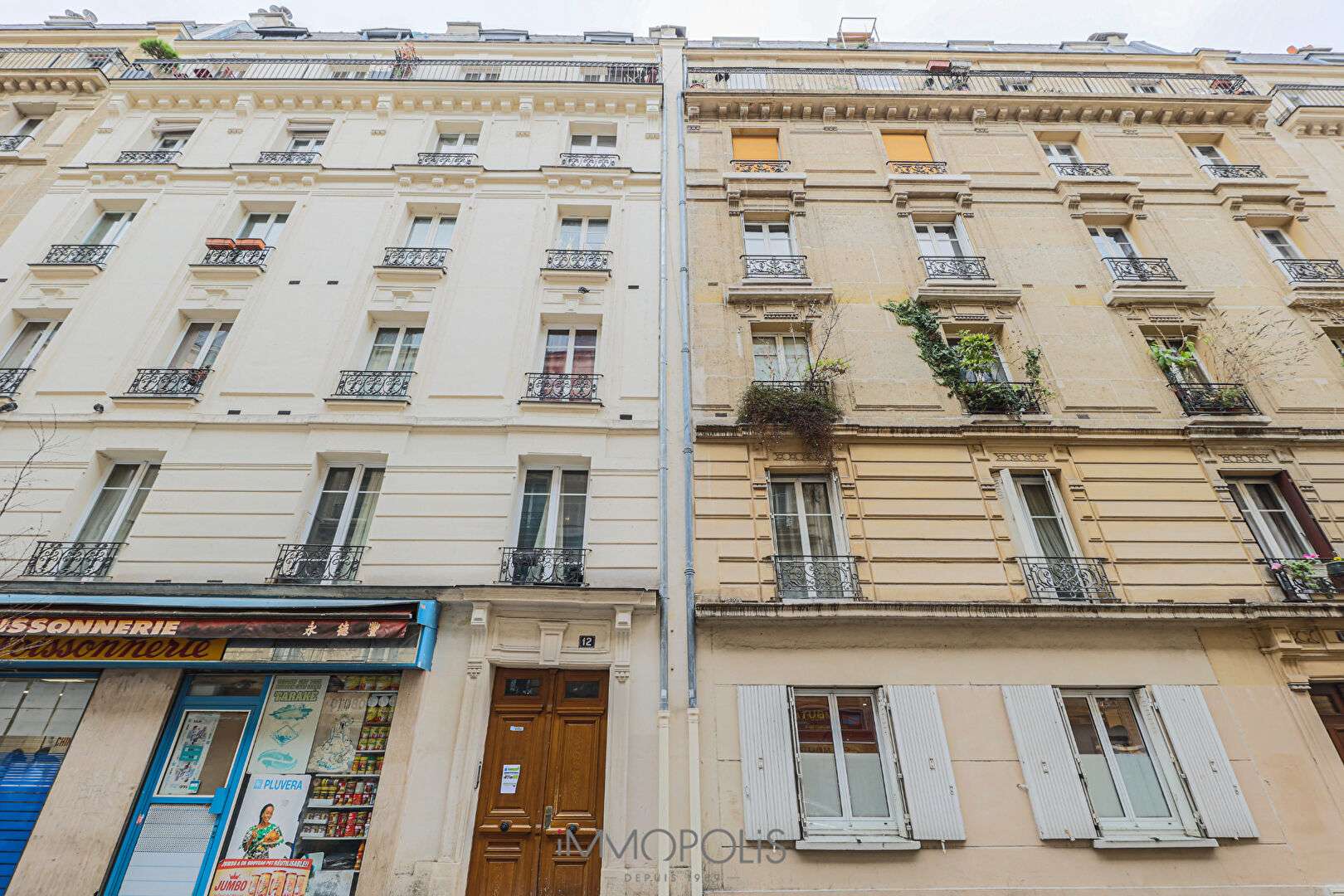 Two 40m² pieces in the DRC on courtyard 7