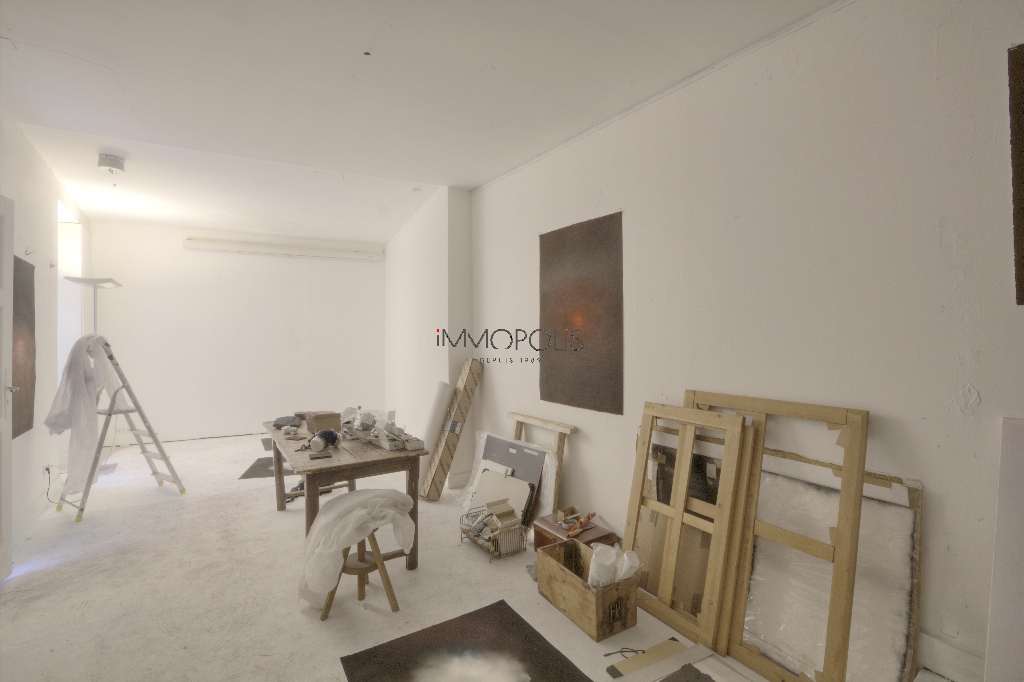 Insonorized / Open workshop – Space of 44.18 m² very well placed in Montmartre! 5