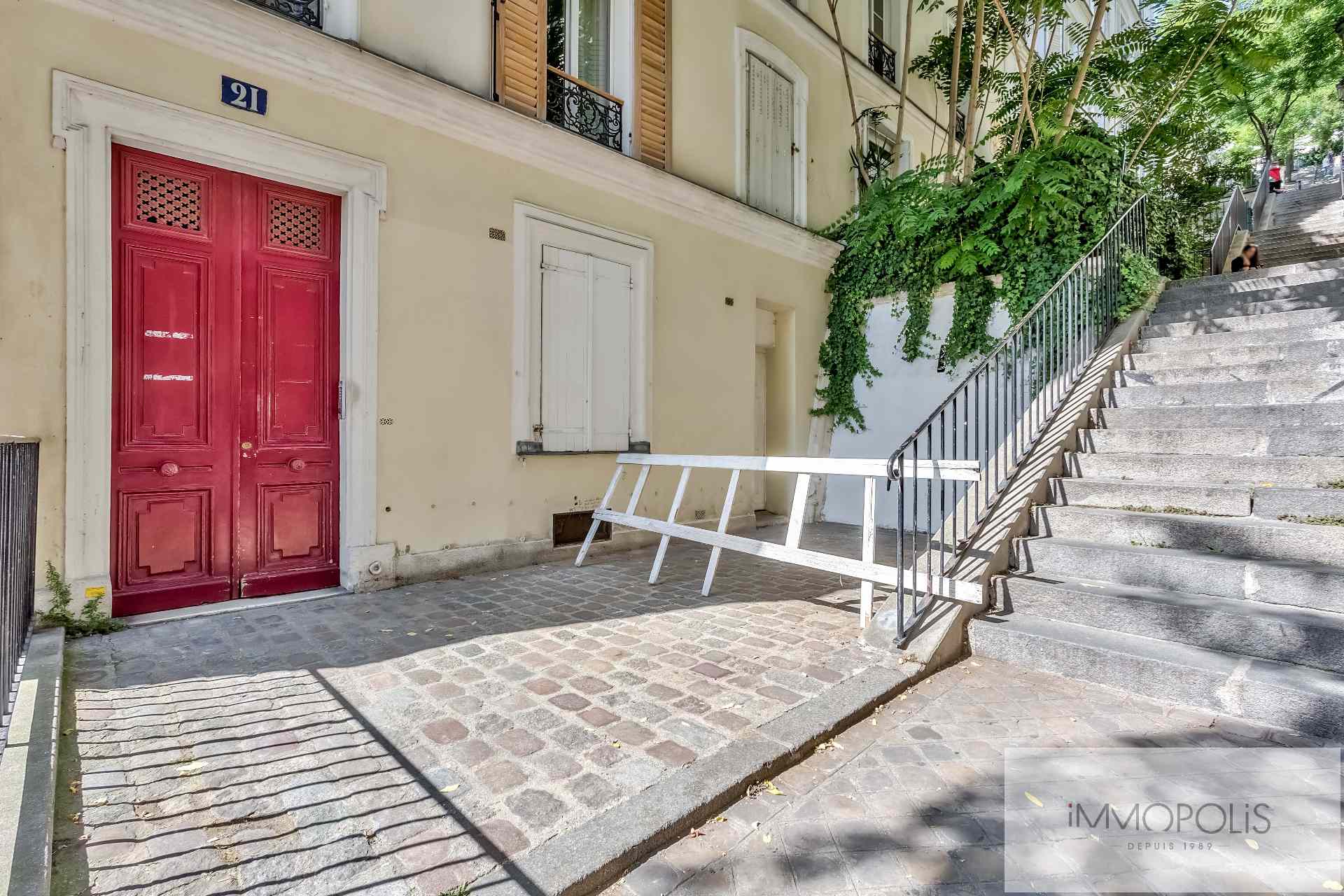 Insonorized / Open workshop – Space of 44.18 m² very well placed in Montmartre! 6