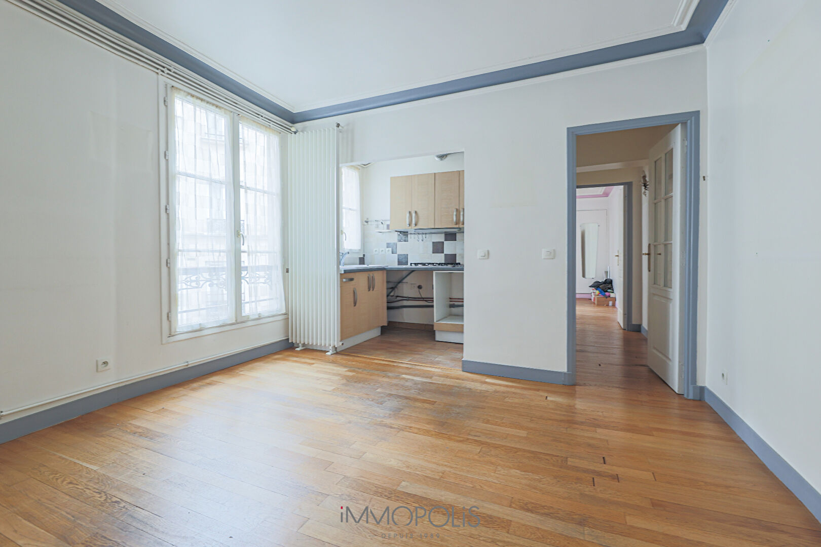 Beautiful 3 rooms at the compact plan in Montmartre, rue Ravignan 2