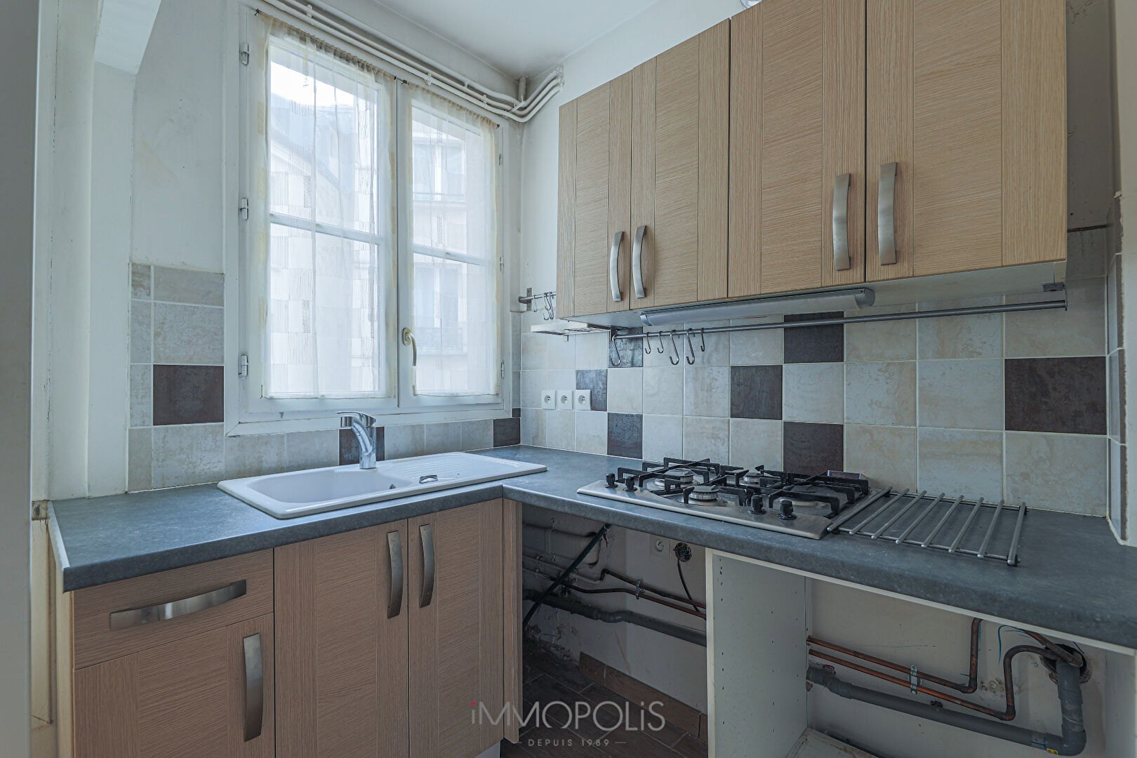 Beautiful 3 rooms at the compact plan in Montmartre, rue Ravignan 4