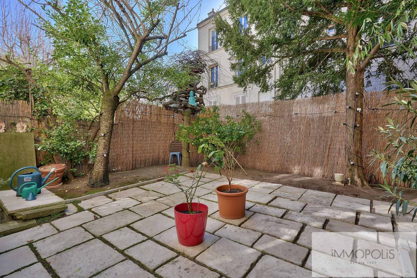 Bel atelier avec jardin en plein Montmartre. 2