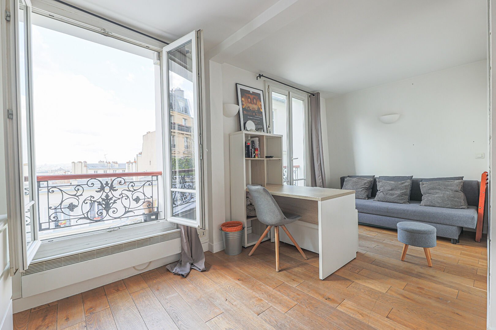 Abbesses 2 piece (s) with views 1