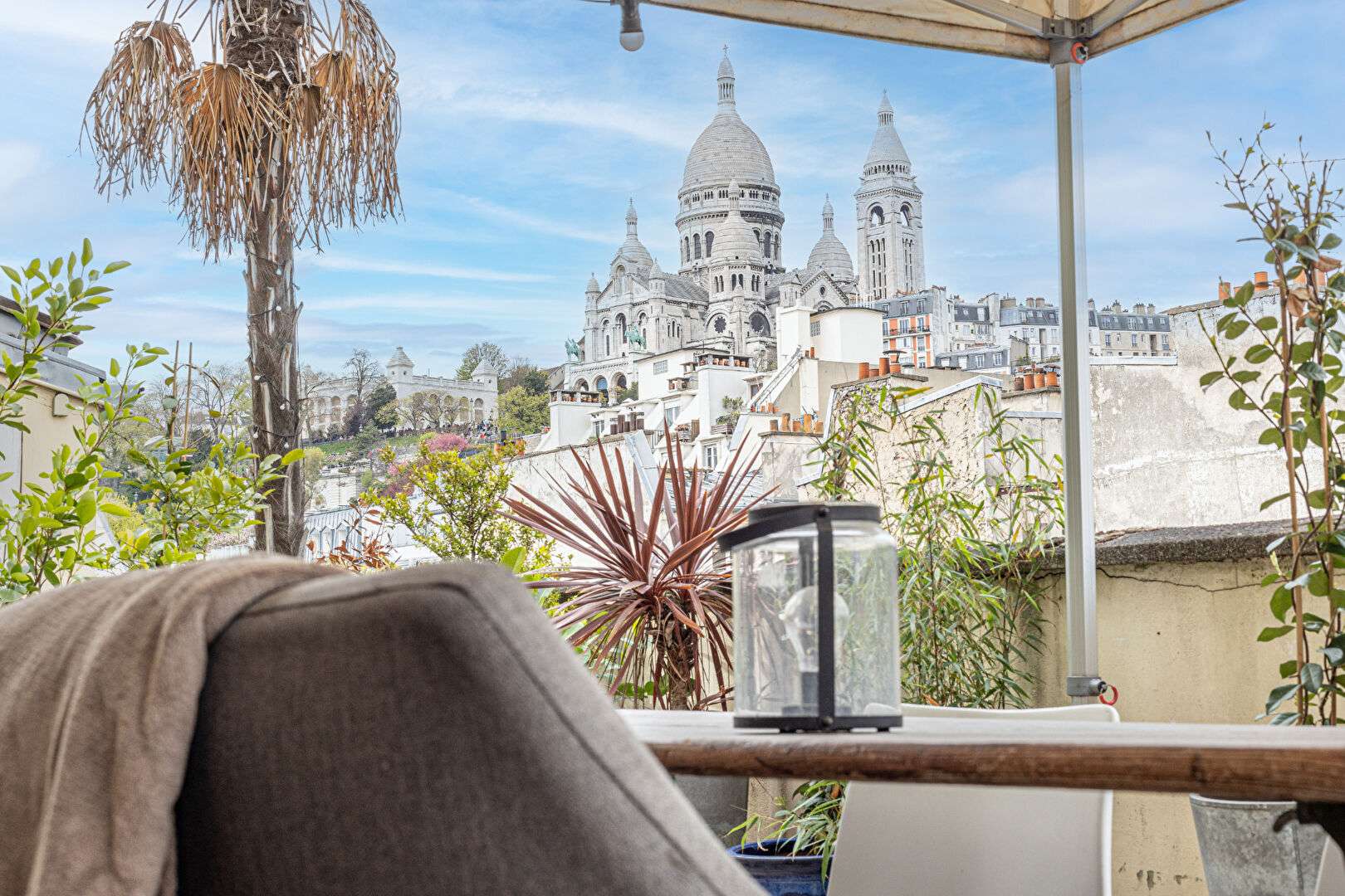 TRIPLEX AVEC ROOFTOP ET VUE D’EXCEPTION 1