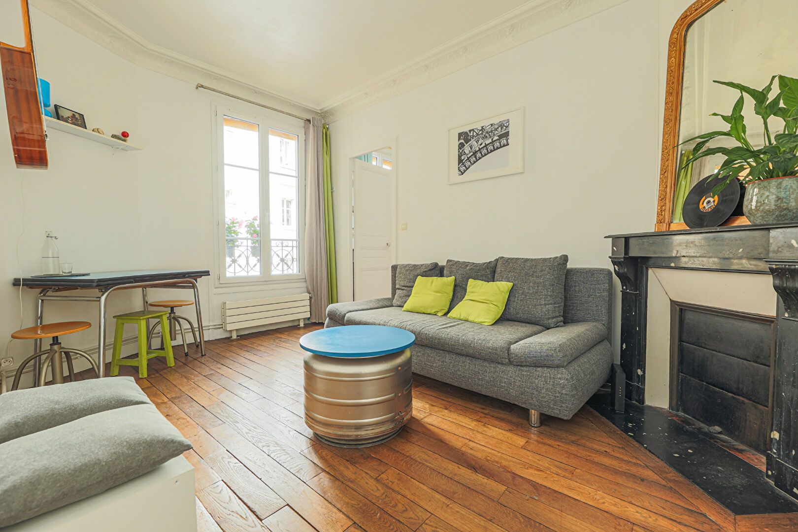 Paris 3 -room apartment (s) 44.22 m2 1