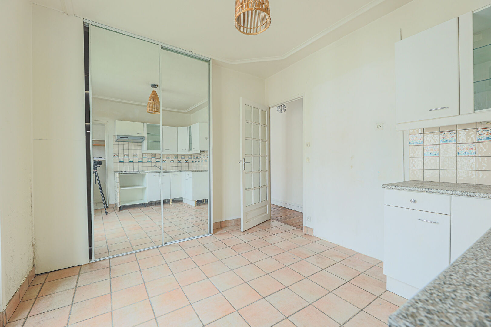 Large 2 full sky rooms MAIRIE SECTORS 5