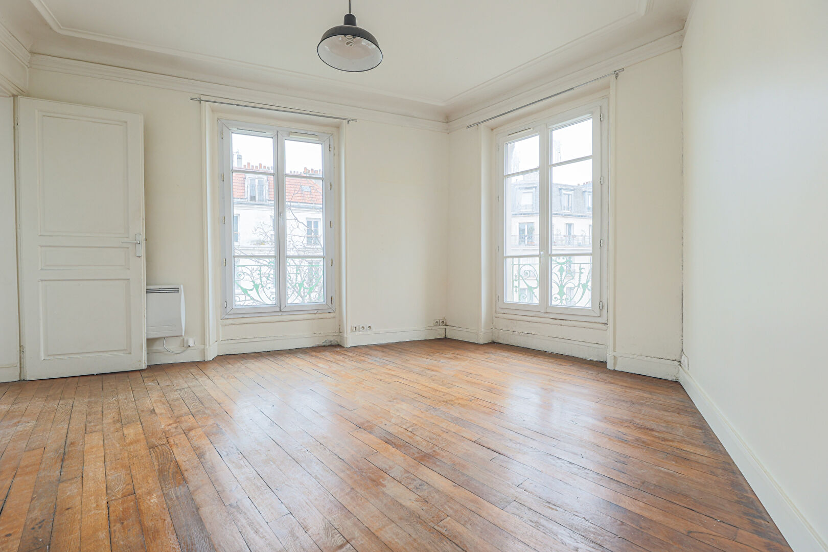 Large 2 full sky rooms MAIRIE SECTORS 6
