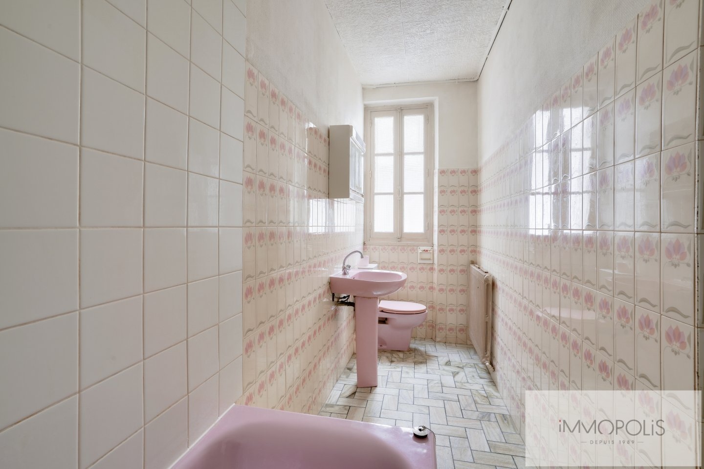 Studio rue Durantin aux Abbesses. 11
