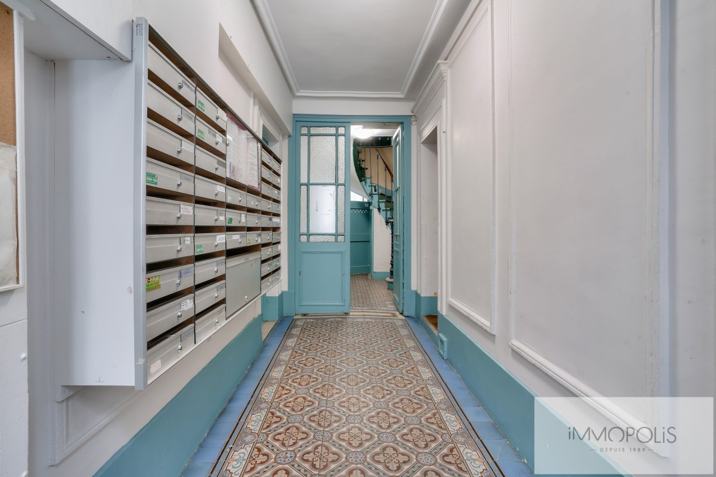 Studio rue Durantin aux Abbesses. 14