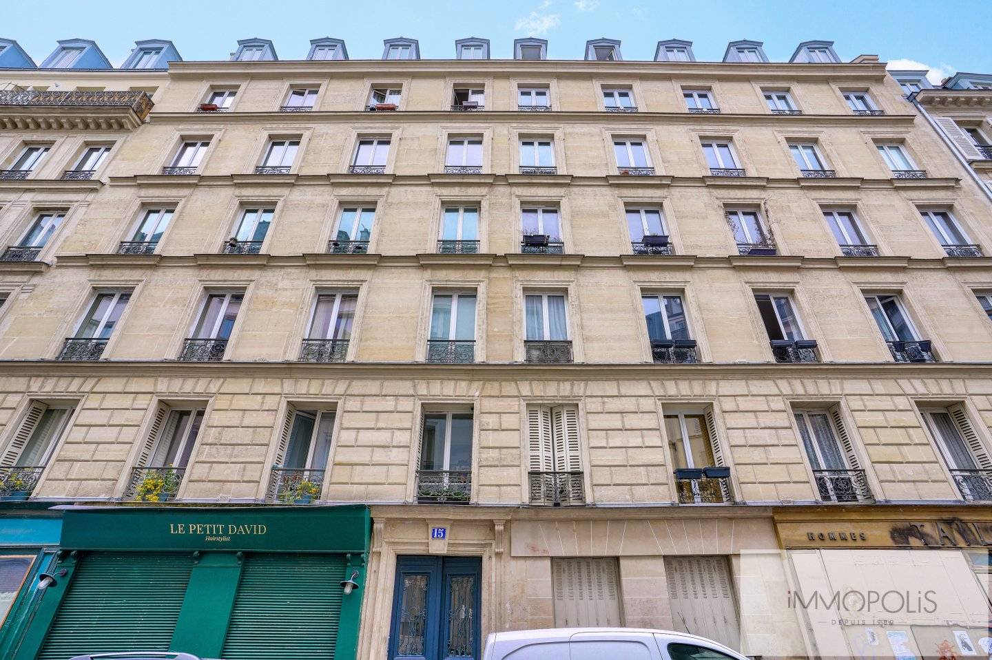 Studio rue Durantin aux Abbesses. 15