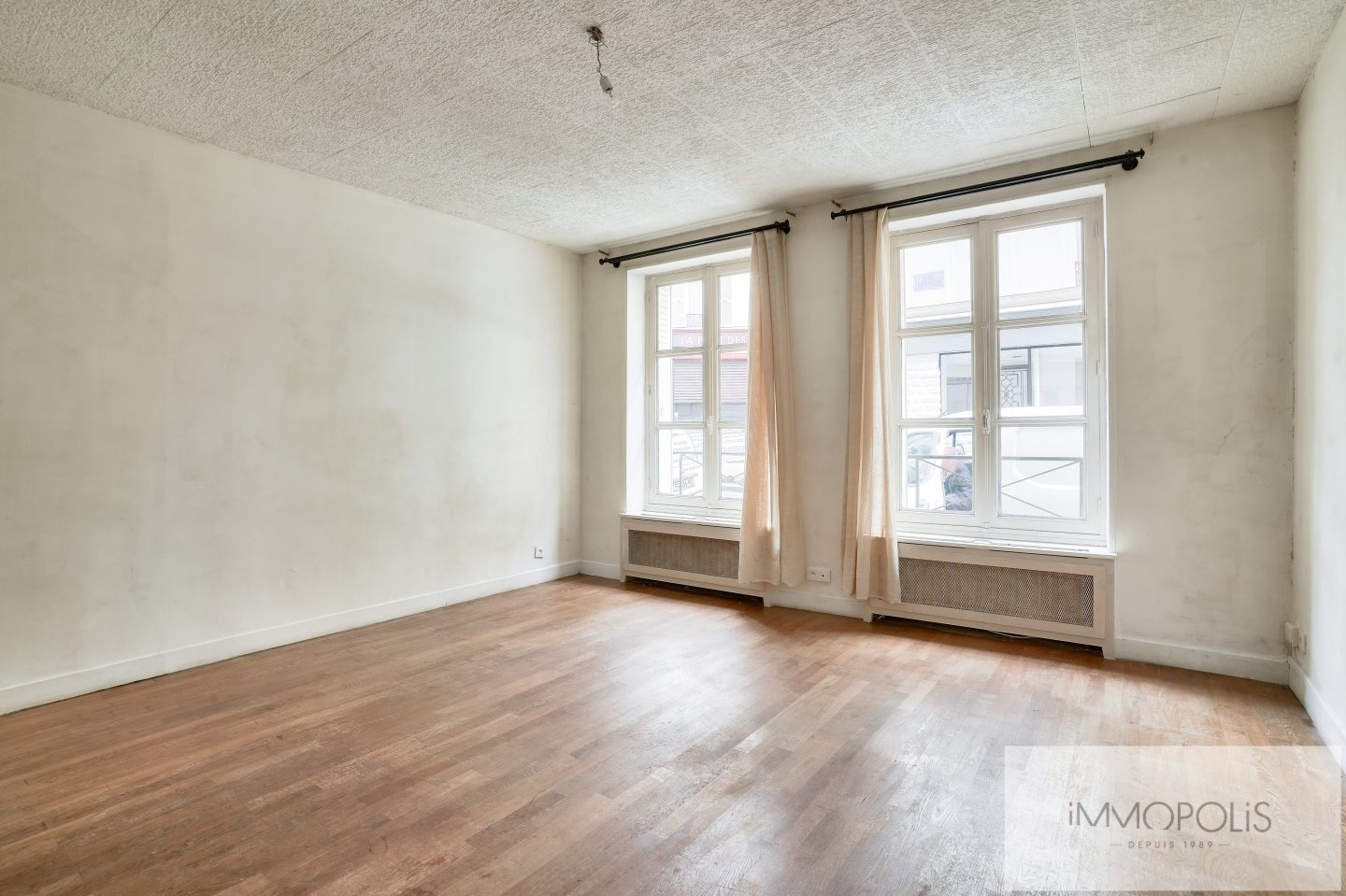 Studio rue Durantin aux Abbesses. 3