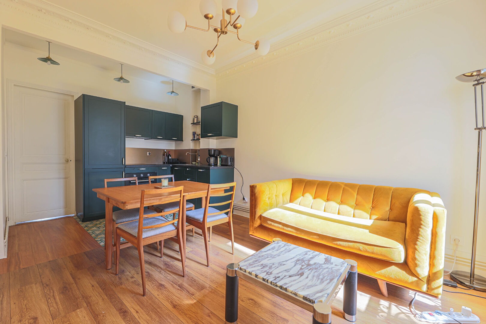 Apartment rue de Tretaigne/Jules Joffrin, 3 rooms, high floor balcony 1