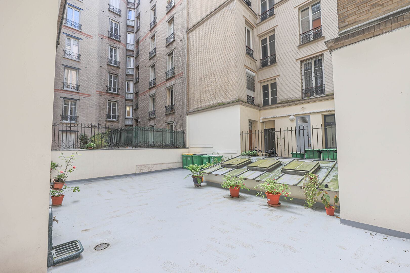 Appartement rue de Tretaigne/Jules Joffrin, 3 pièces, étage élevé balcon 12