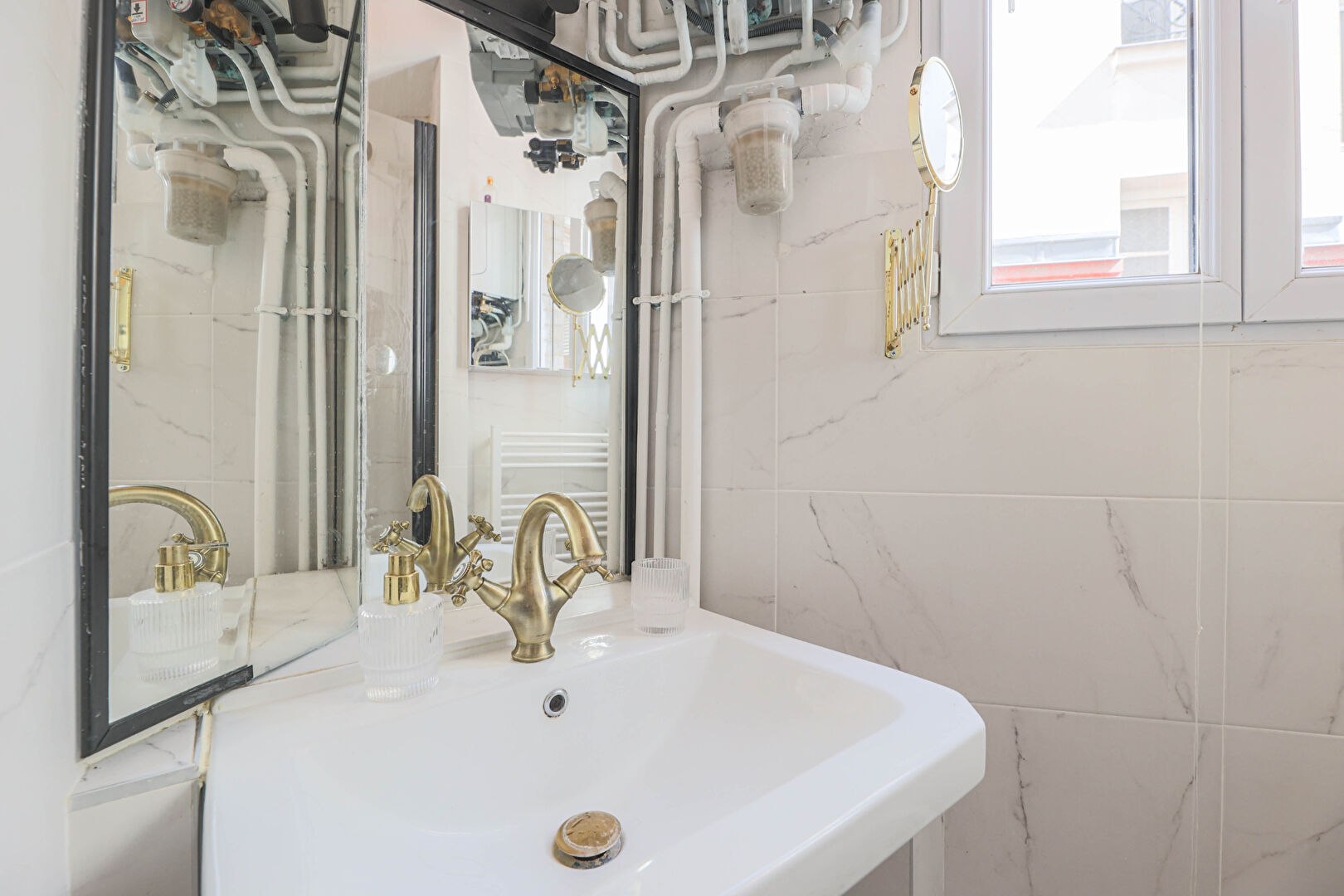 Appartement rue de Tretaigne/Jules Joffrin, 3 pièces, étage élevé balcon 9
