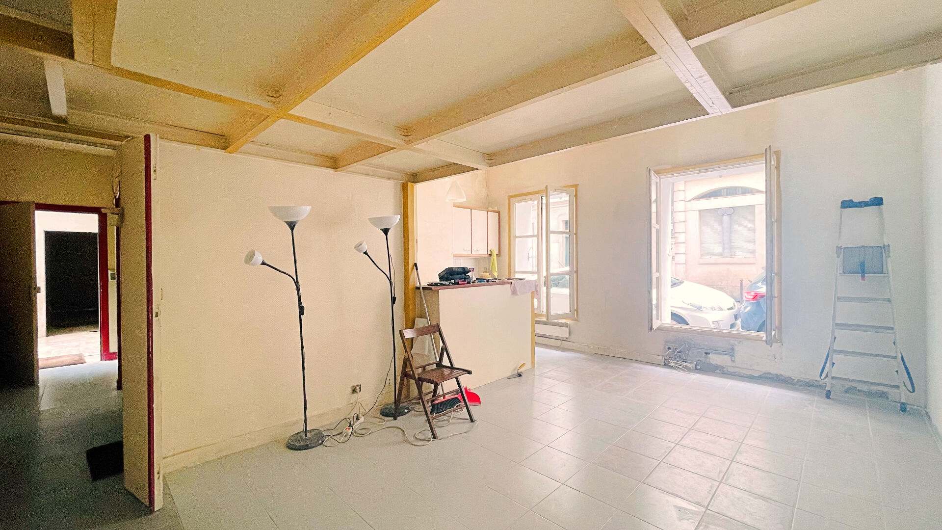 Good deal: 45 m² modernizing apartment in the heart of the abbesses in Monamrtre! 1