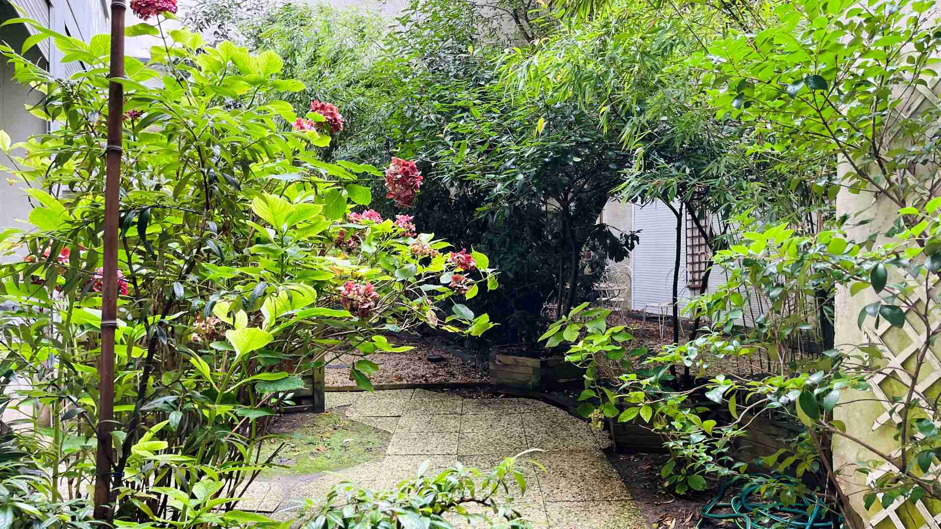 Good deal: 45 m² modernizing apartment in the heart of the abbesses in Monamrtre! 11