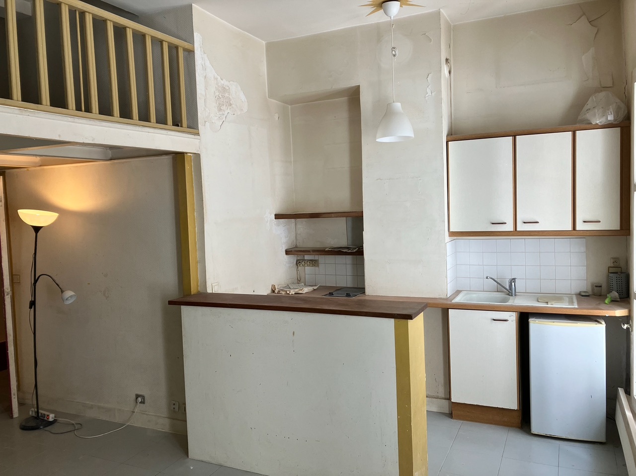 Good deal: 45 m² modernizing apartment in the heart of the abbesses in Monamrtre! 3