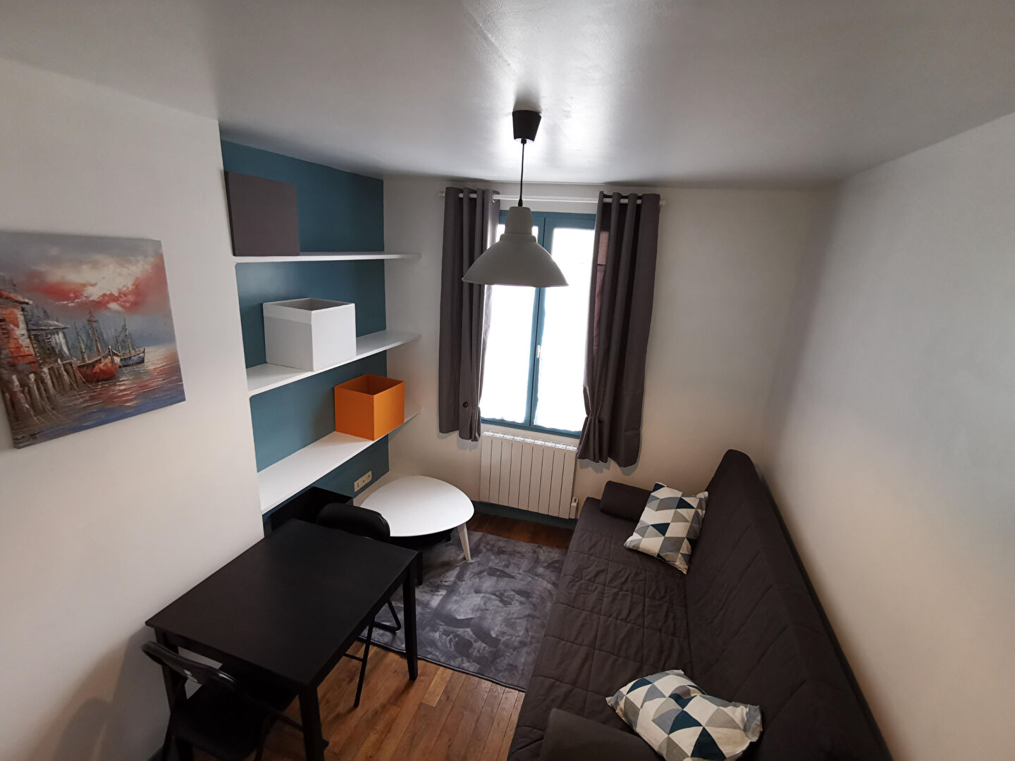 Charming studio with abbesses with open screws! 3