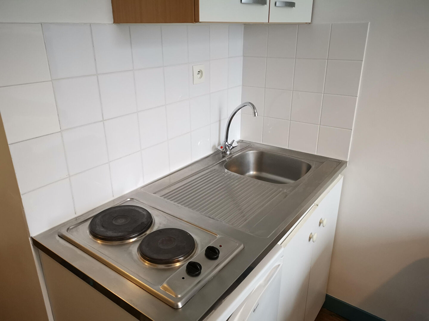 Charming studio with abbesses with open screws! 4