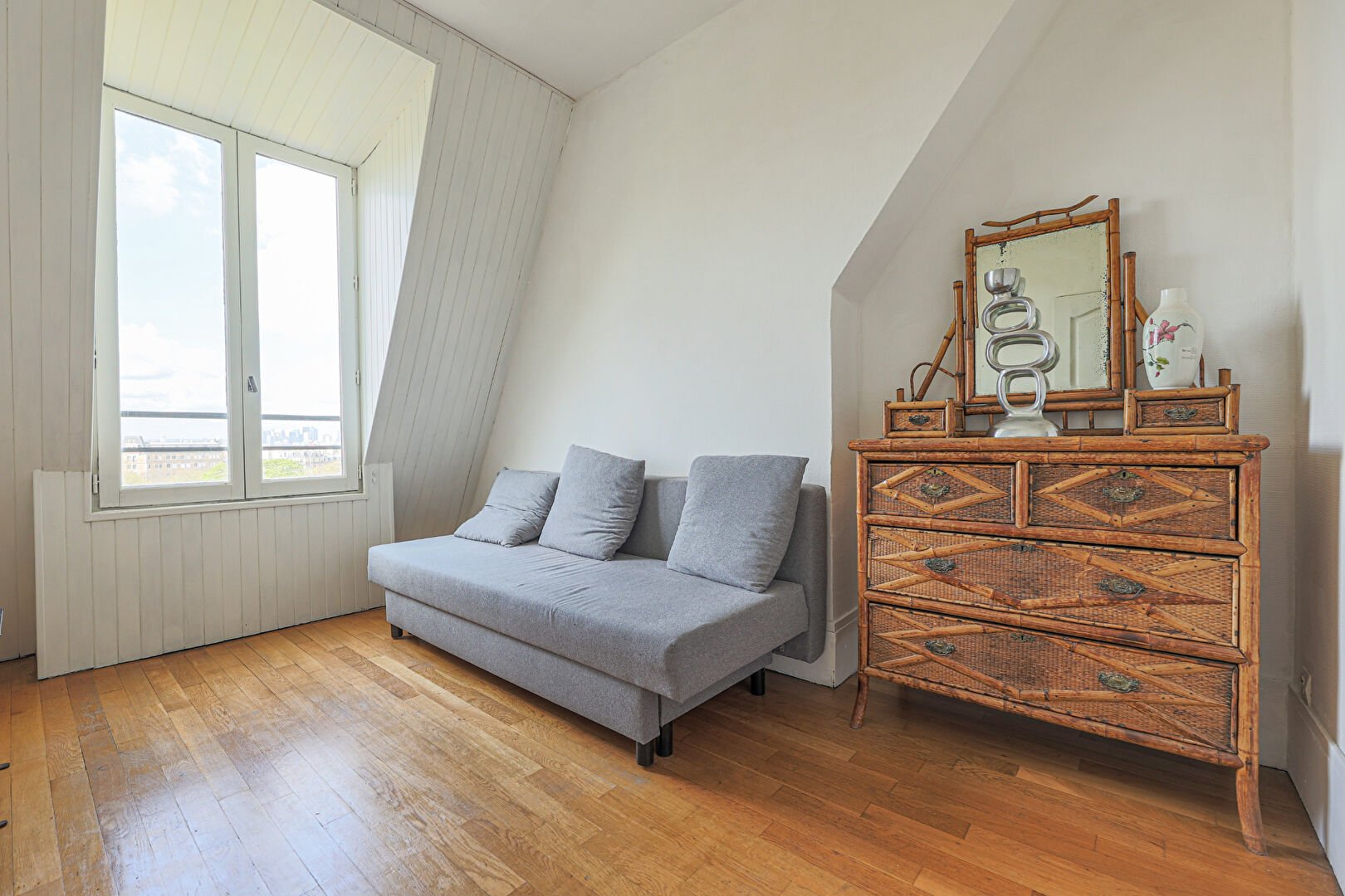 Studio avec vue imprenable cimetière de Montmartre ! 5