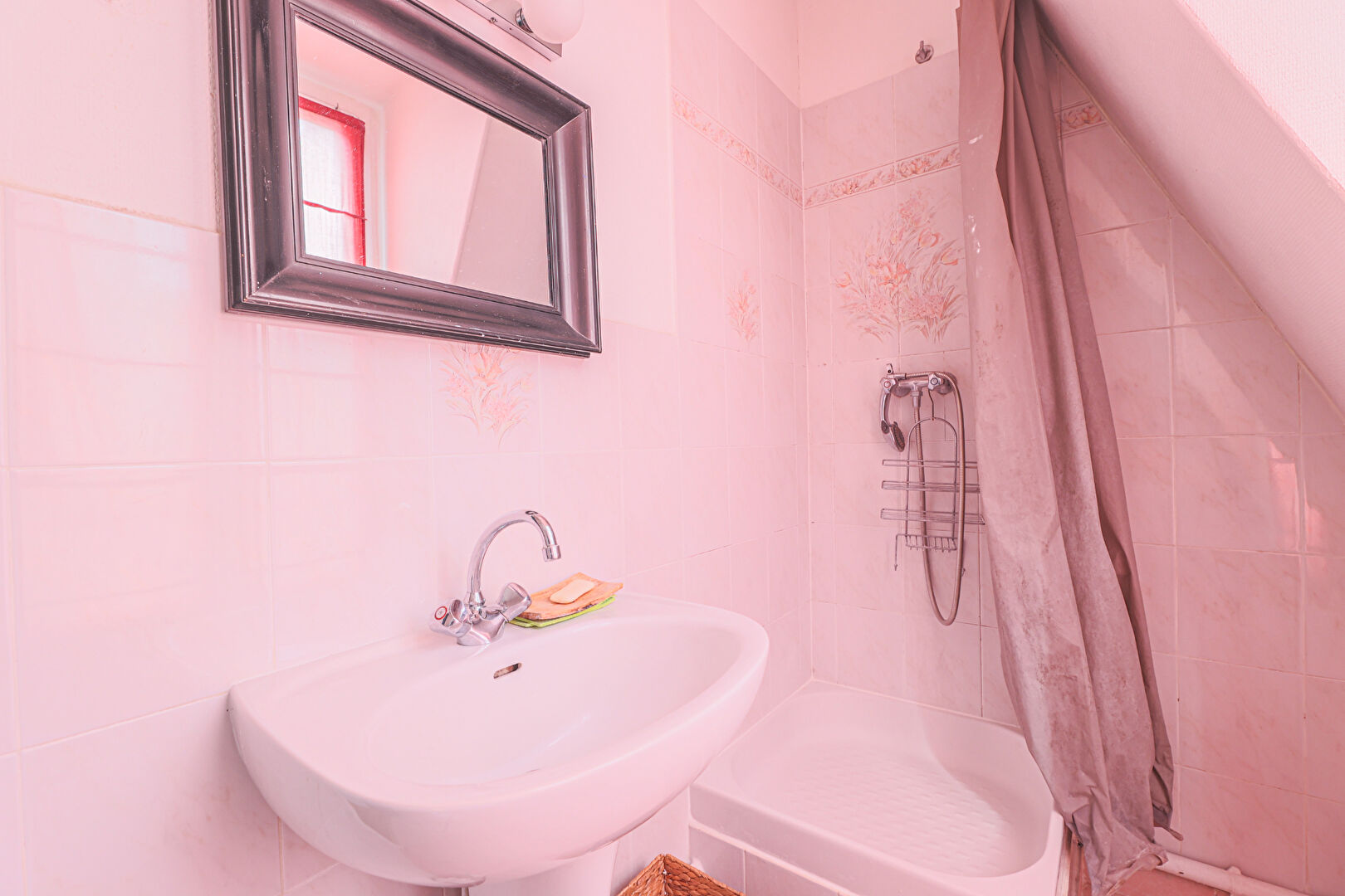 Studio avec vue imprenable cimetière de Montmartre ! 7