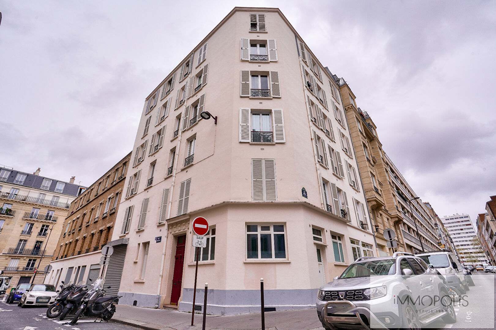 LOCAL COMMERCIAL AMENAGÉ EN APPARTEMENT ! 16