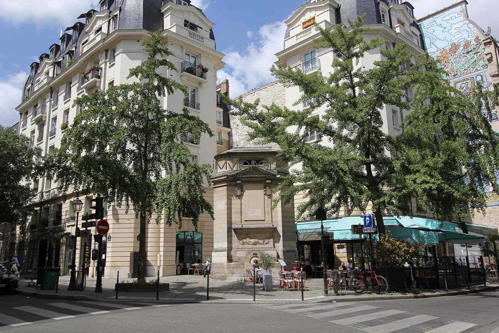 Exceptional: in the heart of the Marais, magnificent last floor studio with clear view: exceptional place to visit urgently! 13