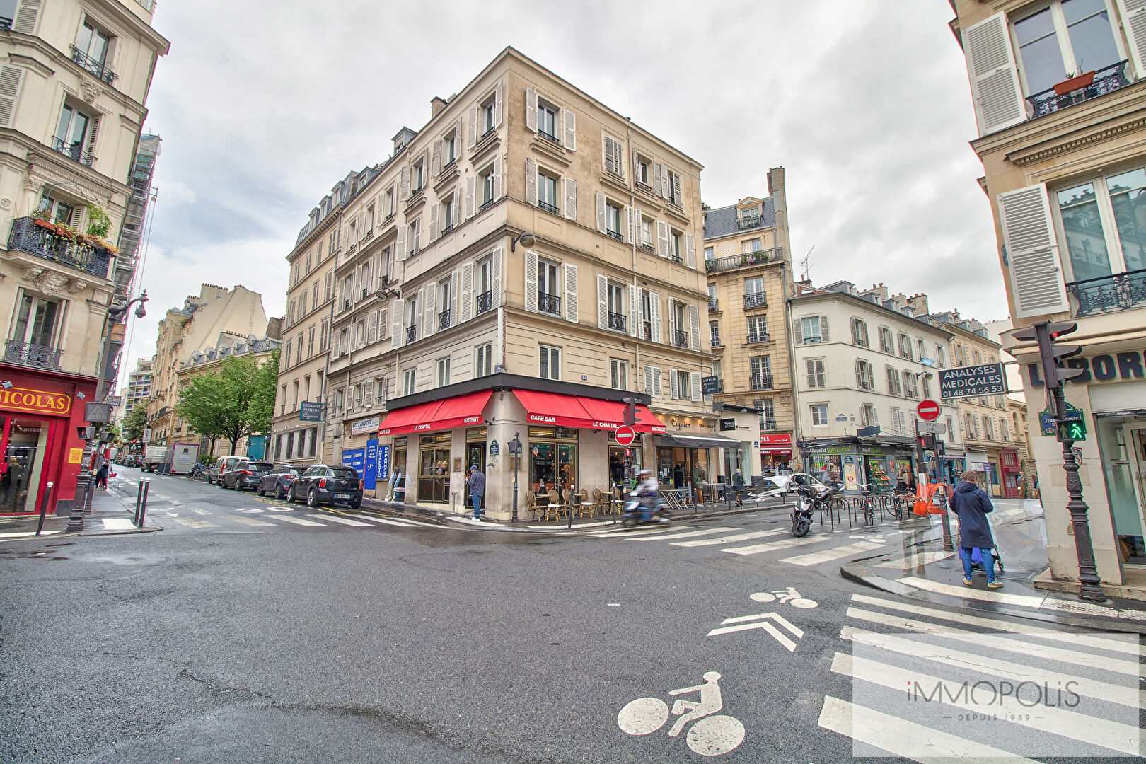 Large studio with clear vis-à-vis, in 6th and top floor with lift, in full so-fi! 11