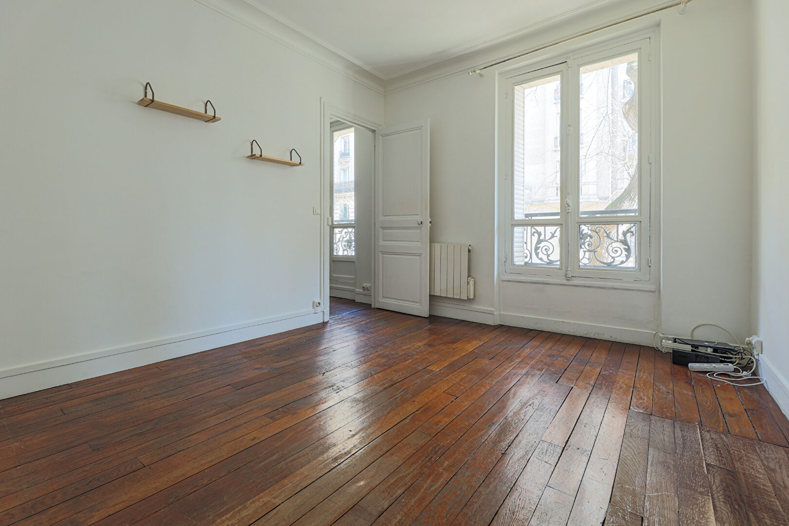 Beautiful two rooms rue Caulaincourt 1