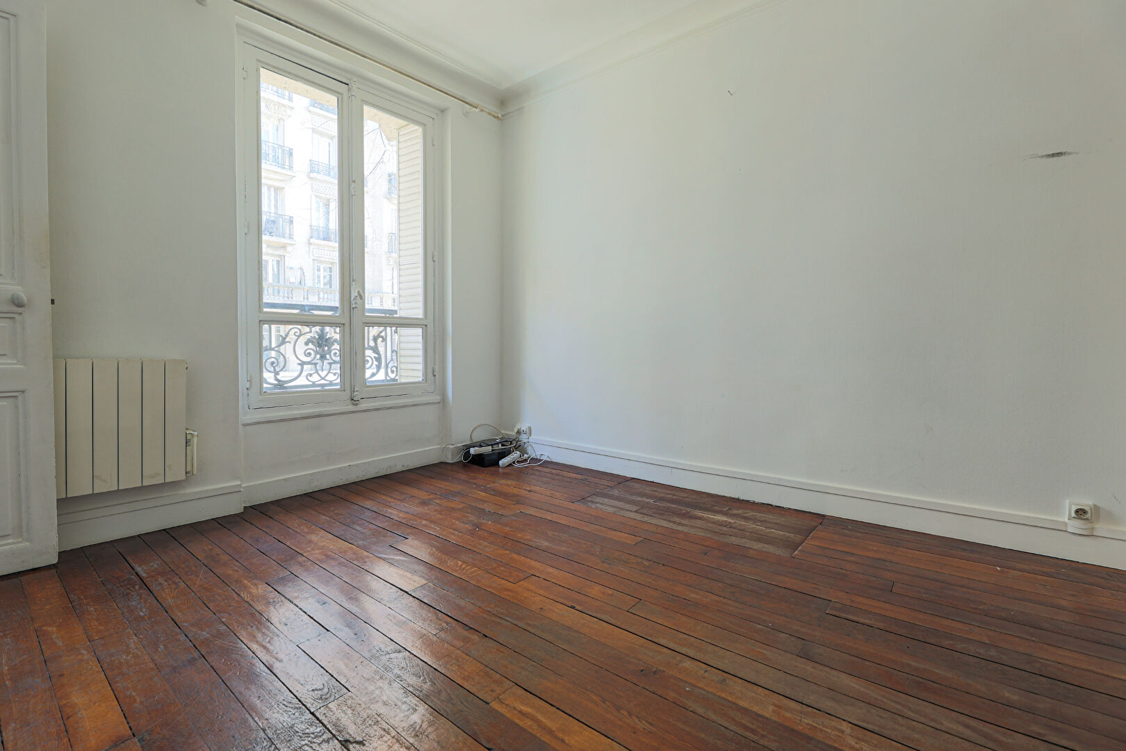 Beautiful two rooms rue Caulaincourt 3