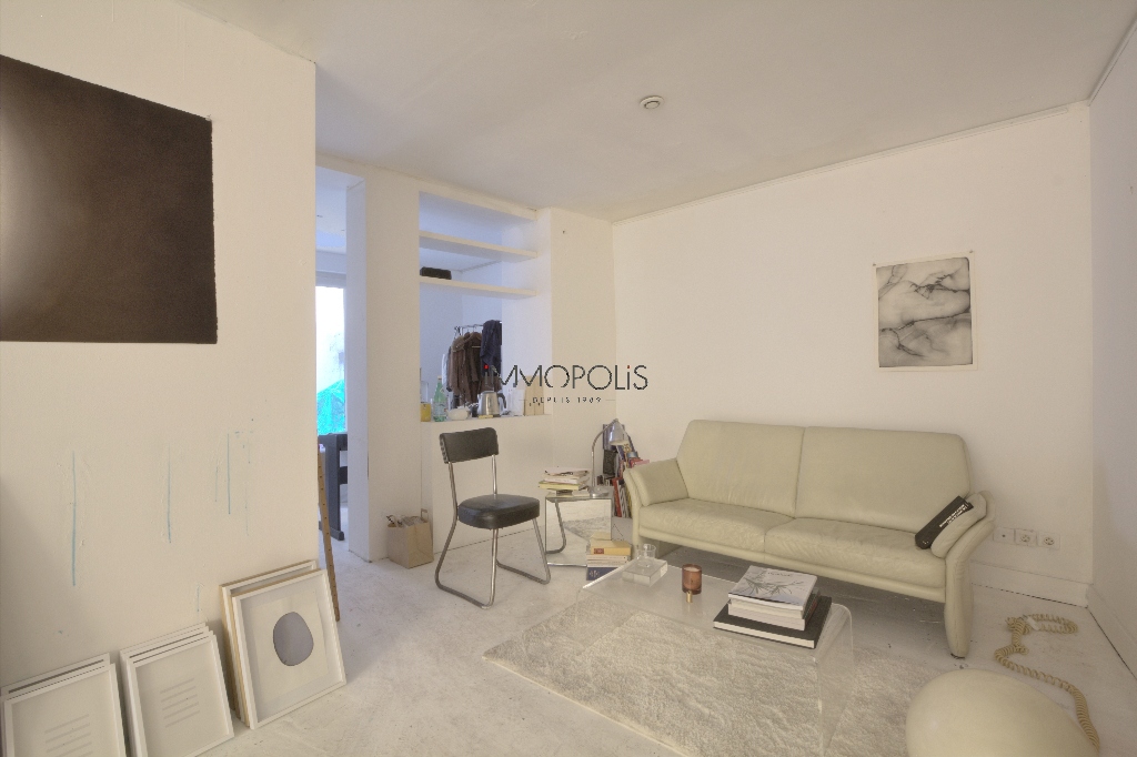 Atelier insonorisé / Open – space de 44.18 M² très bien placé à Montmartre ! 1