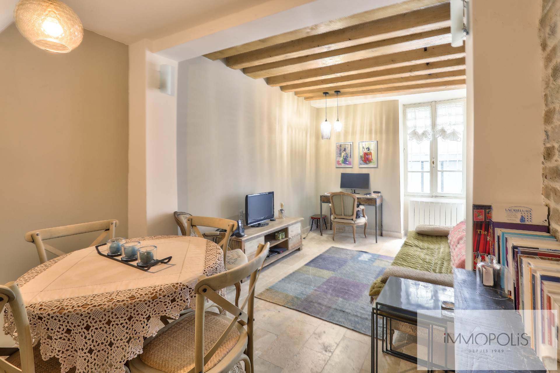 Montmartre, rue Gabrielle, magnificent 2 pieces entirely renovated with stones, bricks and exposed beams: like a house! 2