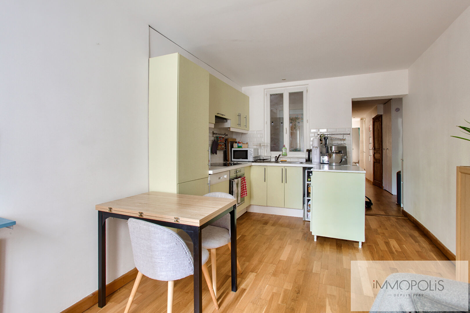 Three -room apartment in the heart of the abbesses 3