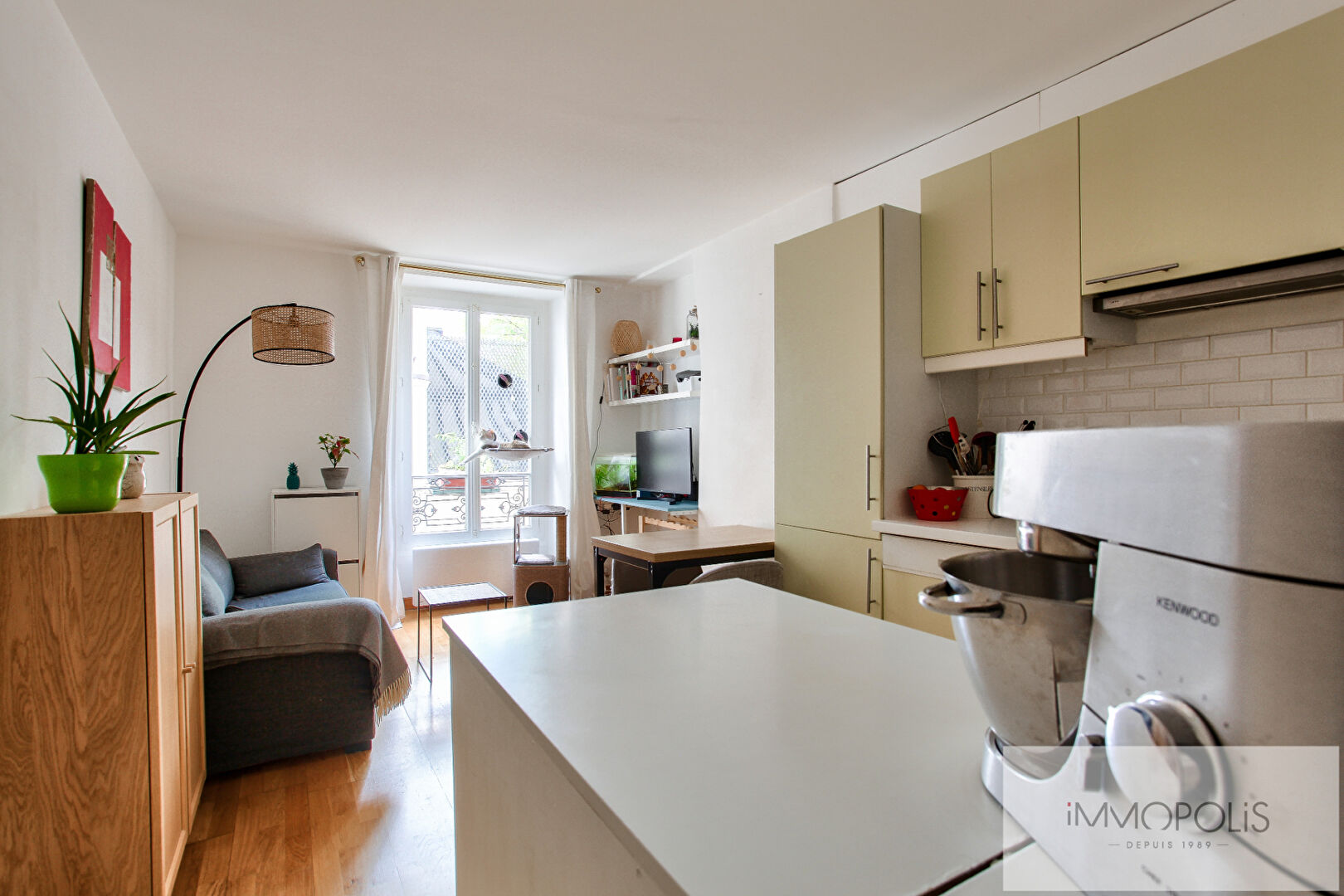 Three -room apartment in the heart of the abbesses 4